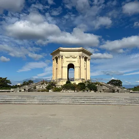 T2 Centre Historique écusson Appartamento *