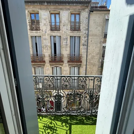 T2 Centre Historique Ecusson Apartamento *